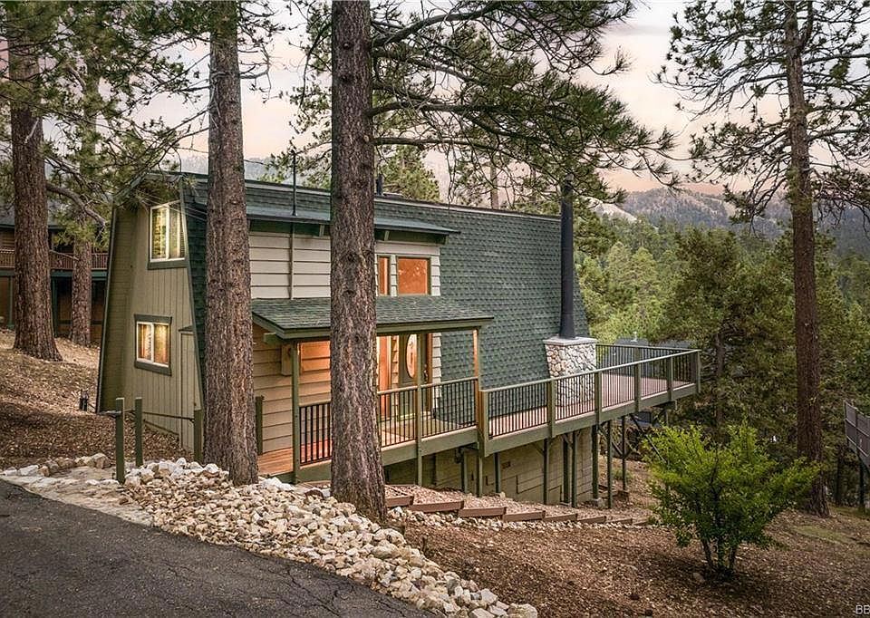 1st image of 43949 Yosemite Dr