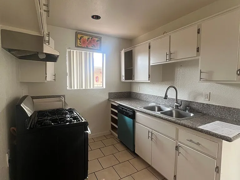 Columbus Apartments — Photo 9