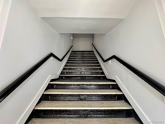 2nd image of 315 Riverside Blvd APT 5