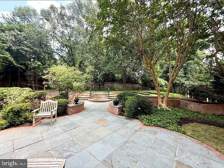 1197 Meadow Green Ln — Photo 45