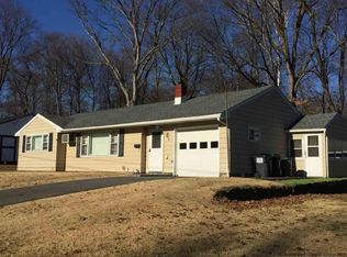 31 Village Dr, Saugerties, NY 12477