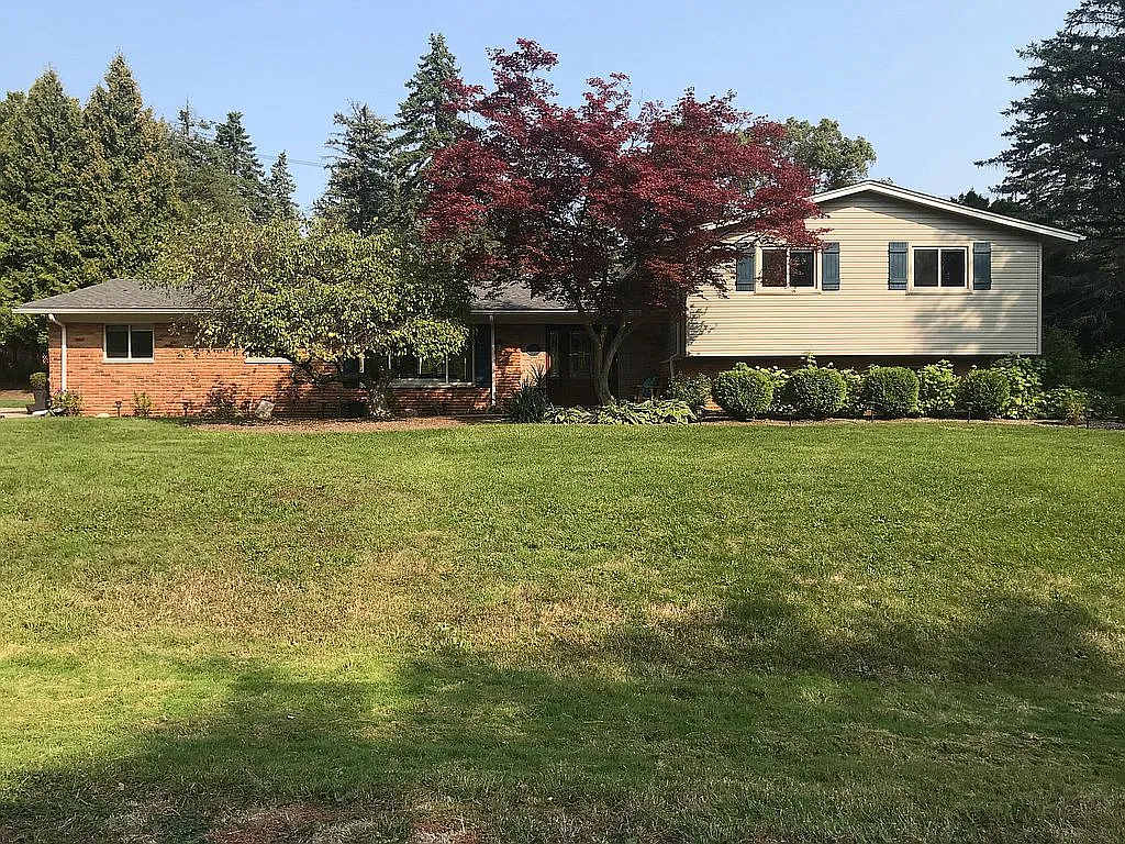 236 Wendy Ln photo 1