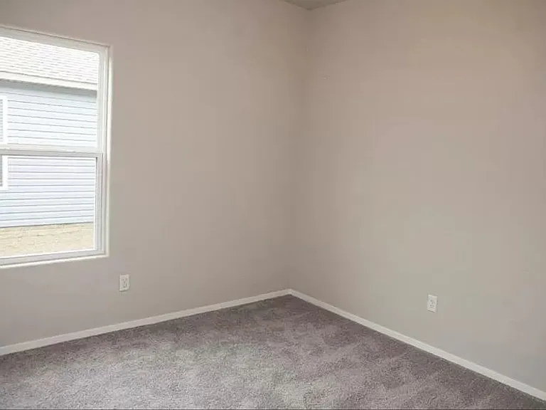 4702 W Hoover Loop — Photo 6