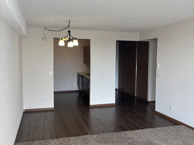 Creek Point Apartments — Photo 5