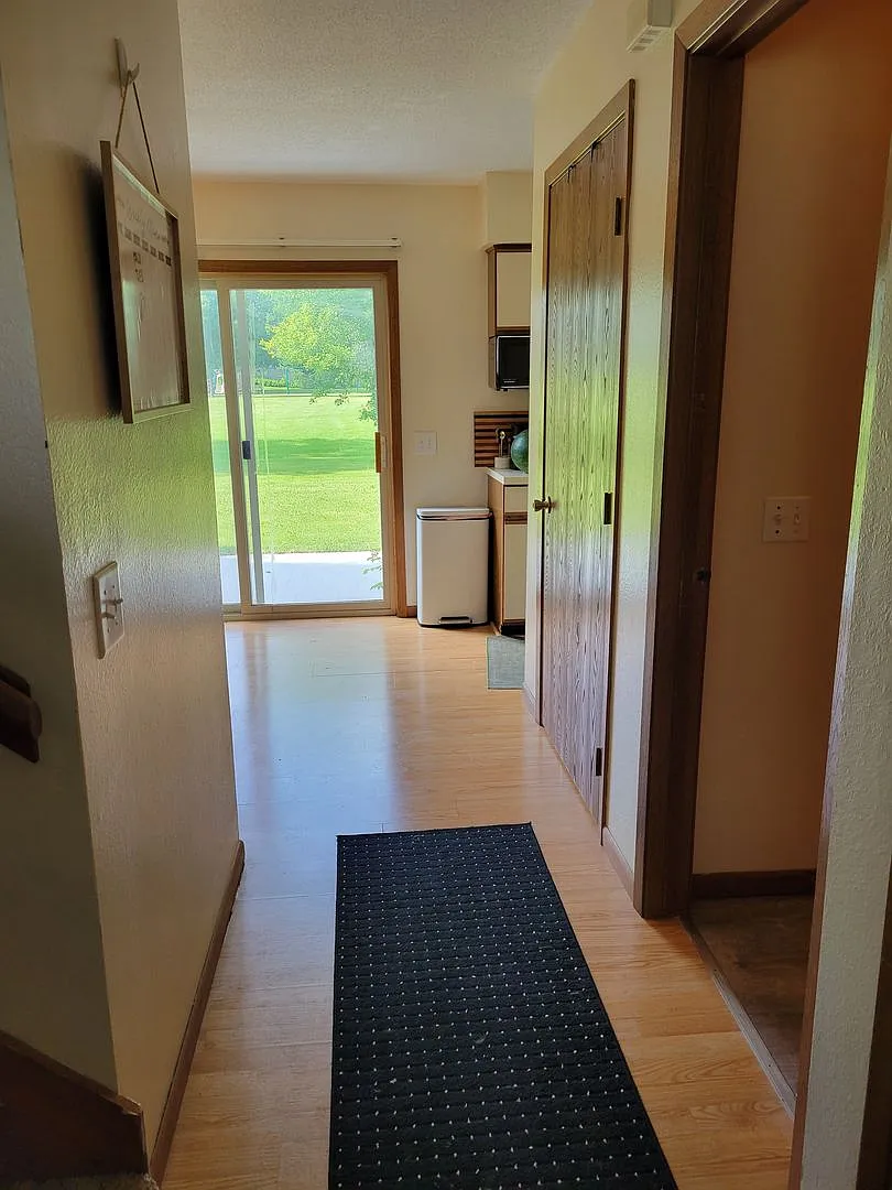 340 W Johnson St — Photo 4