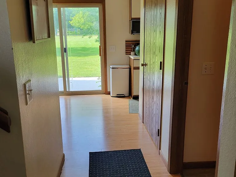 340 W Johnson St — Photo 4