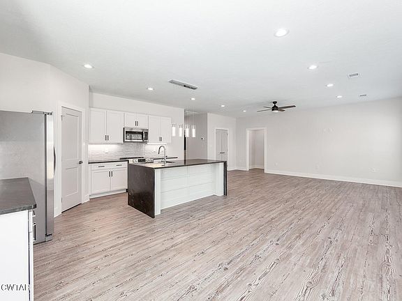 5th image of 56 Kingston Creek Dr