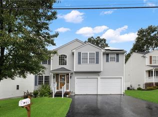 13 Amanda Dr, Cumberland, RI 02864