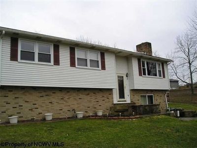 1032 Bethel Church Rd, Maidsville, WV, 26541