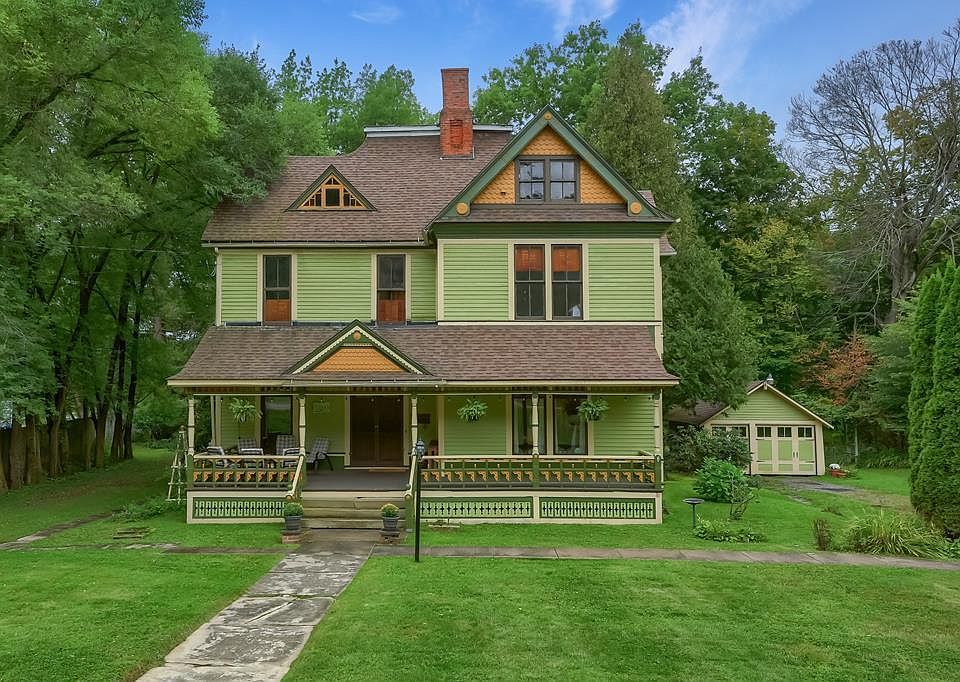 1st image of 131 Elm St