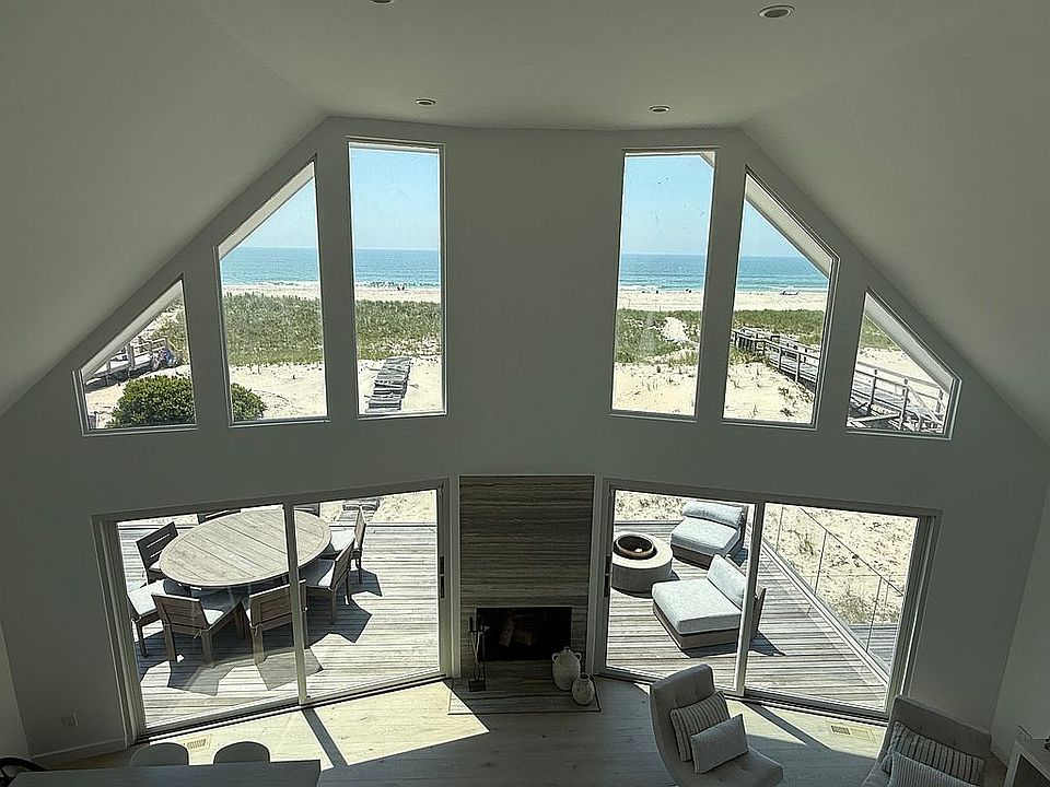 2nd image of 855 Dune Rd