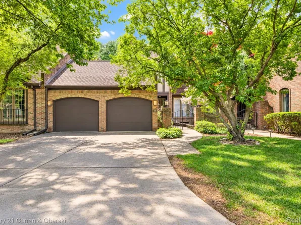 13 Timberlane Ct, Dearborn, MI 48126