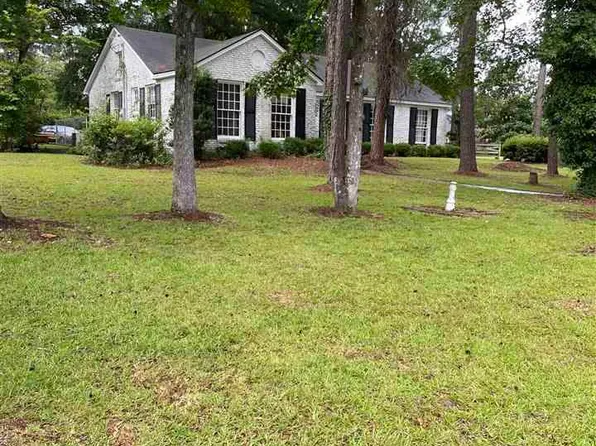 532 Woodland Dr, Manning, SC 29102