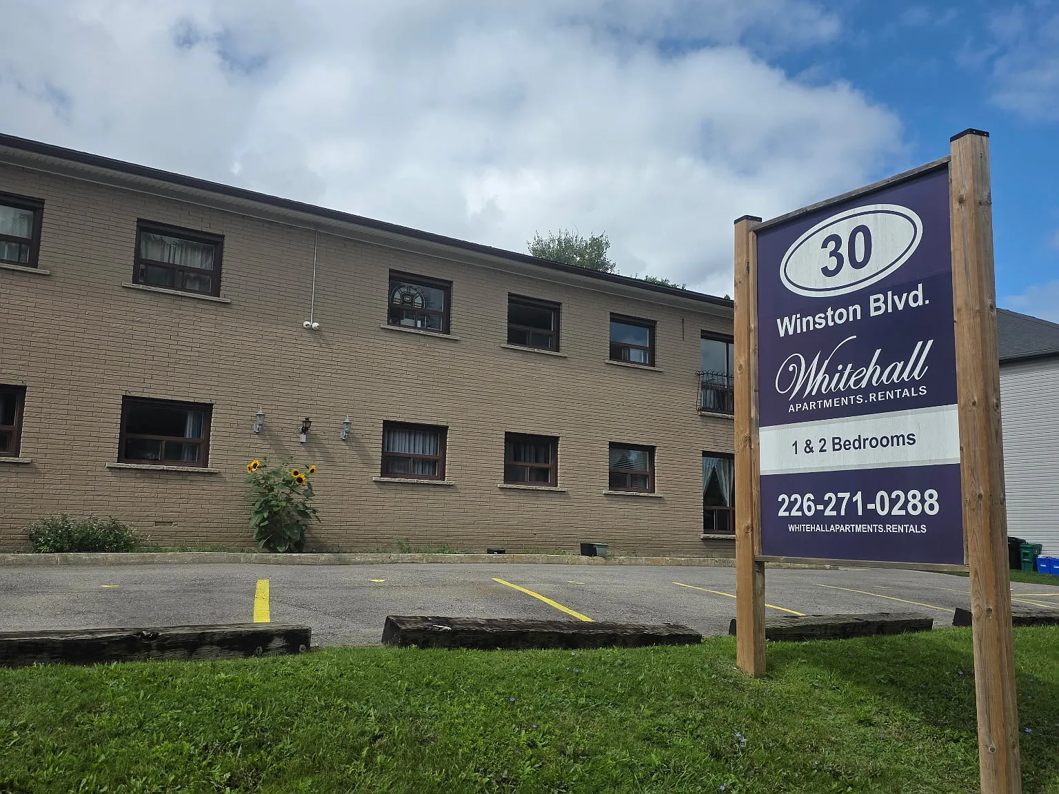 30 Winston Boulevard Cambridge — Photo 1