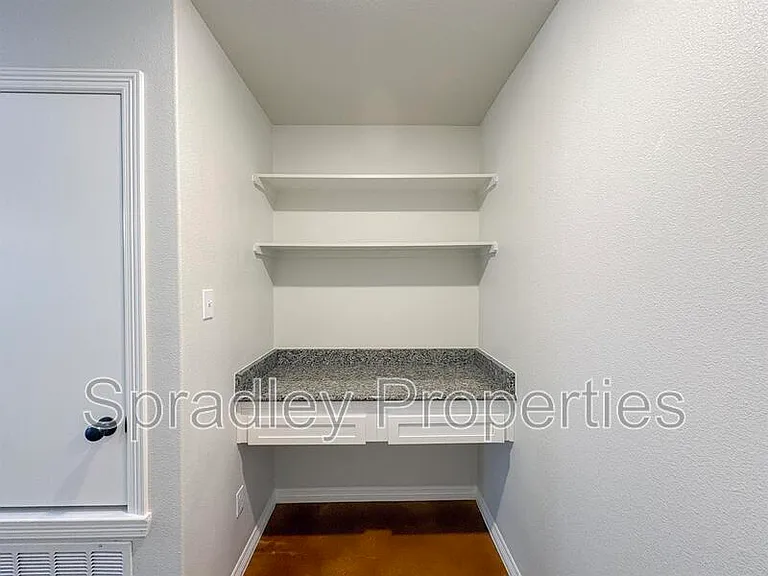 206 Juniper Dr #B — Photo 6