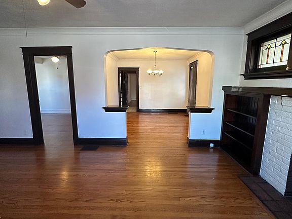 5th image of 5048 Bancroft Ave Floor 1
