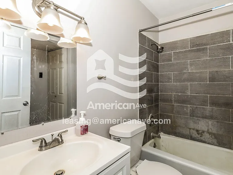 1181144_013_bathroom_13.jpg