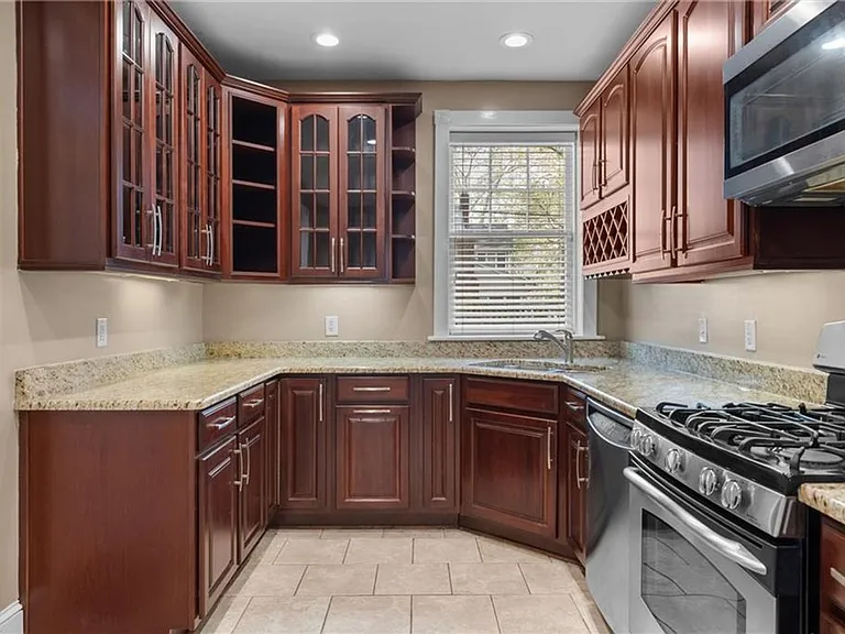 736 W Princess Anne Rd #102 — Photo 11