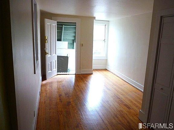 3rd image of 362 Noe St