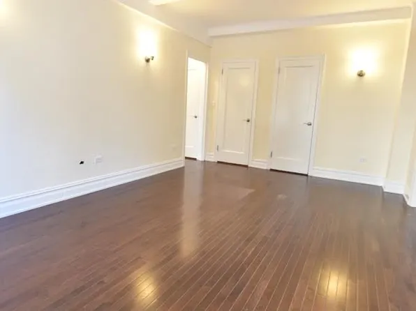 736 West End Avenue image 1 of 11