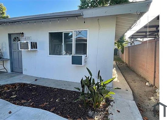 5th image of 10657 Fern Ave