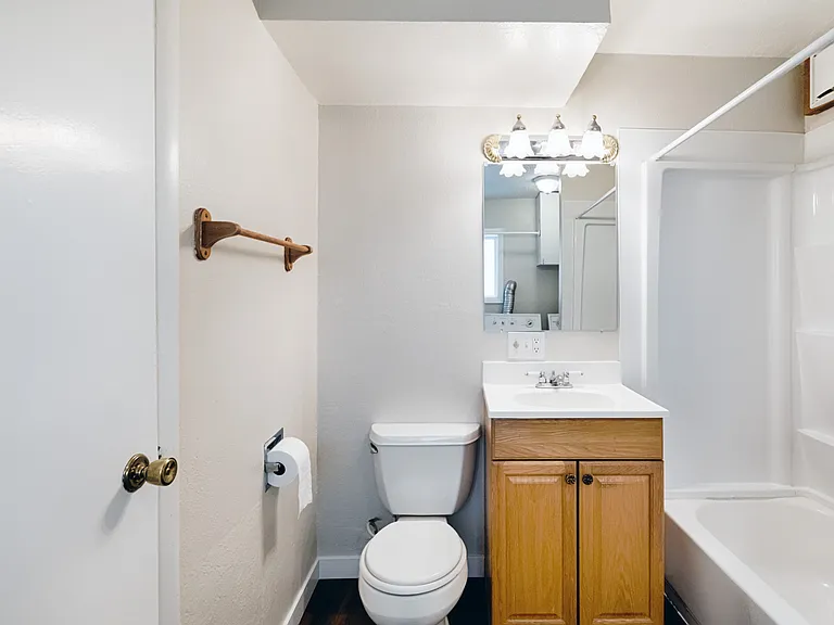 512 Elmwood Dr #1 — Photo 6