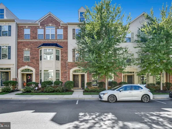 42119 Piebald Sq, Aldie, VA 20105