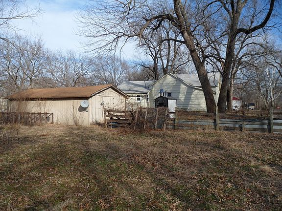 Back of house and unattached garage