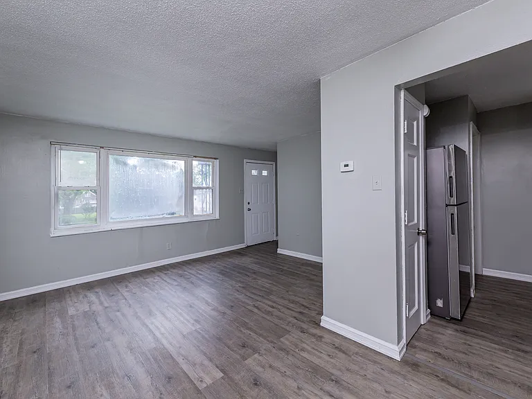 6925 Corbitt Ave — Photo 3
