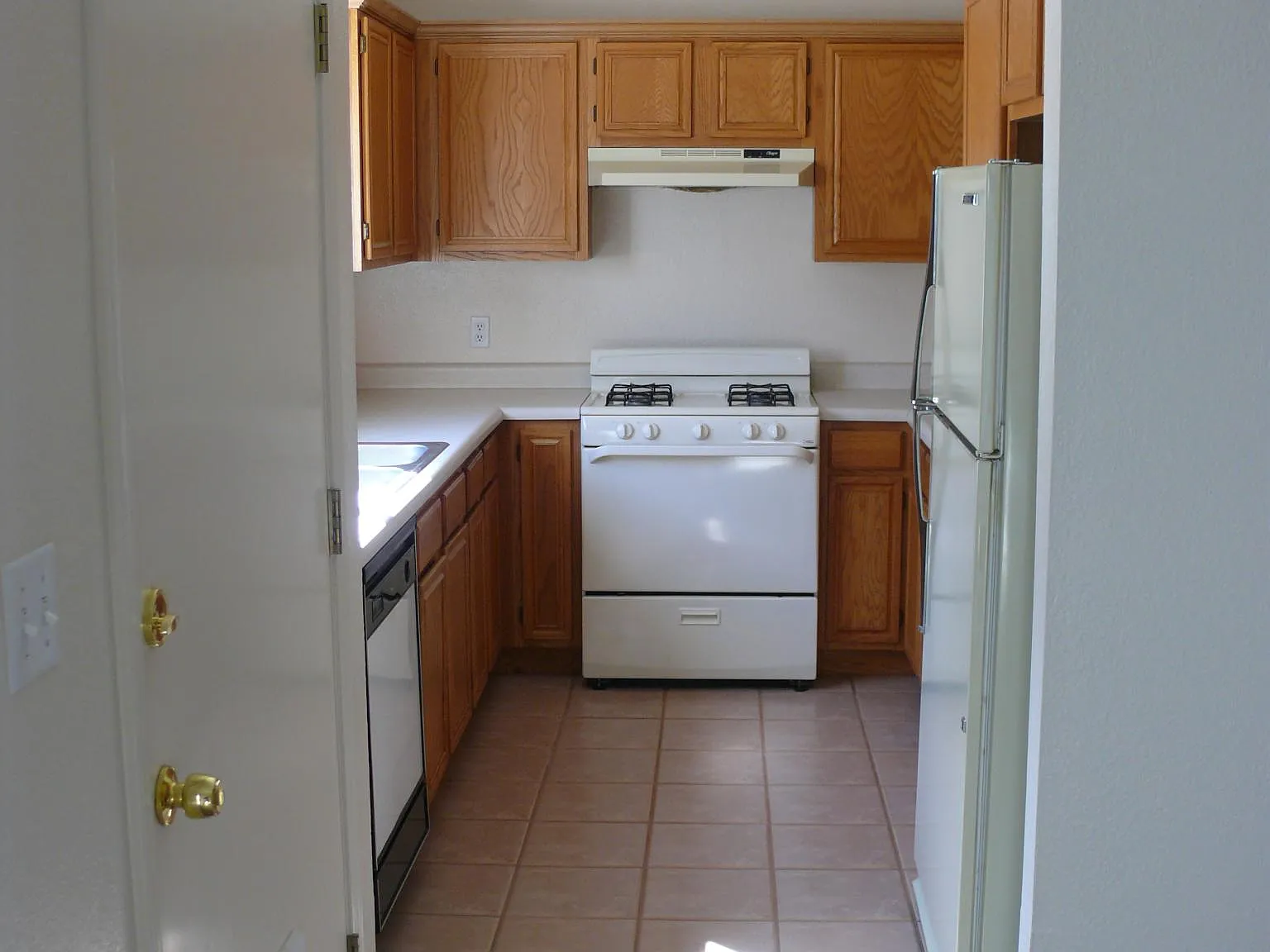 2 bed, 1.5 bath, 1200 sqft, $1,250 — Photo 2