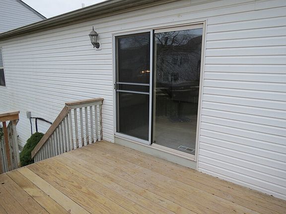 4th image of 330 Harland Dr