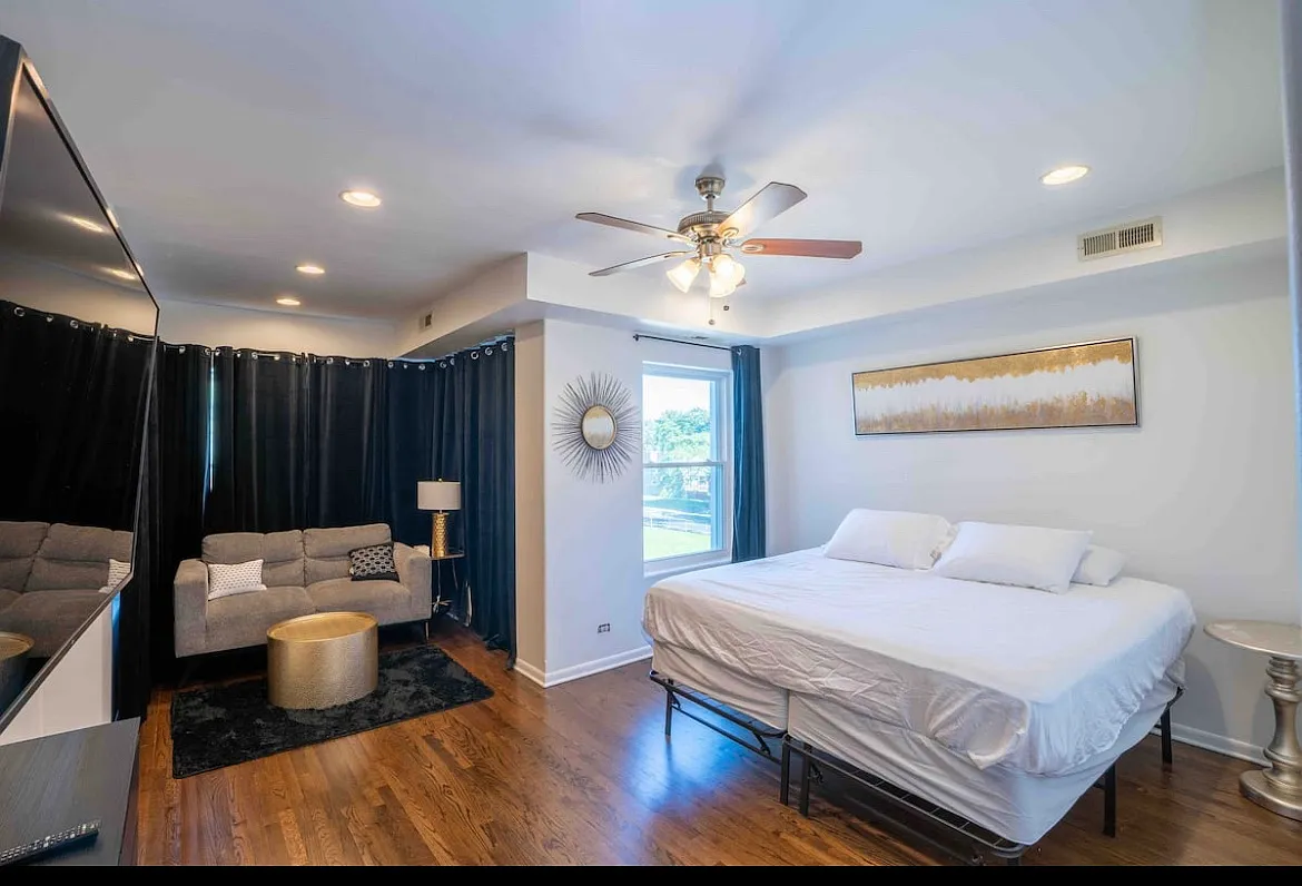 Building Photo - 6546 S Maryland Ave #3