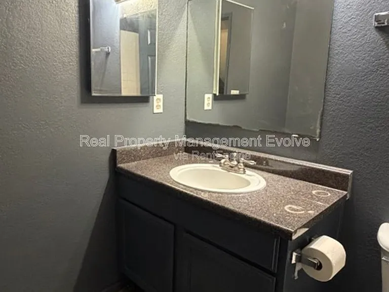 2689 W Ocotillo Rd — Photo 14