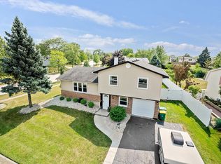 1421 Haise Ln, Elk Grove Village, IL 60007