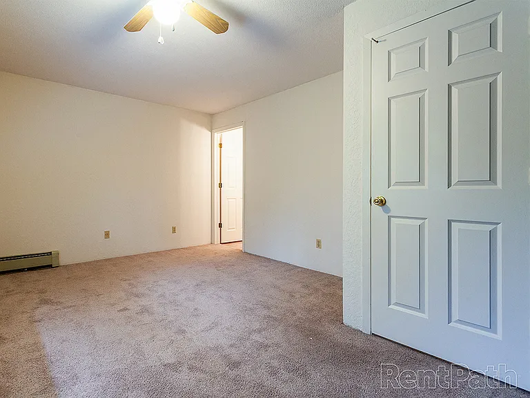 Silver Bell Apartments — Photo 19