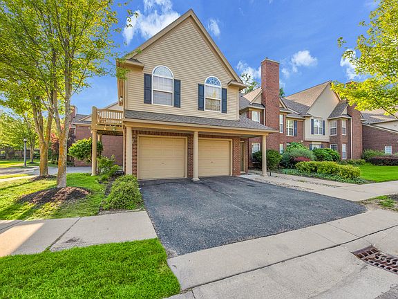 3rd image of 28553 Carlton Way Dr