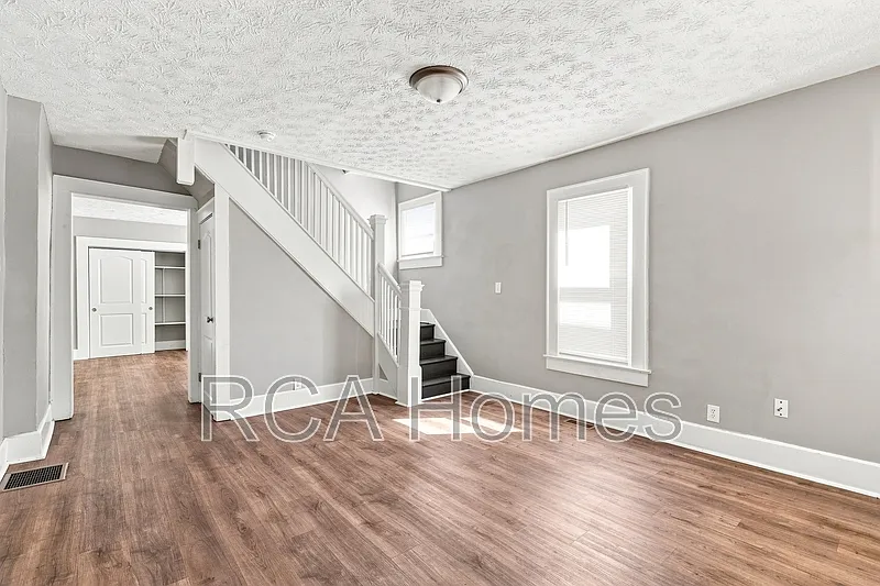 2 bed, 2.0 bath, 1050 sqft, $1,400 — Photo 2
