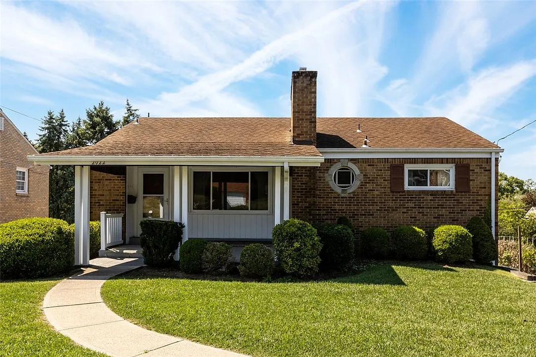 2022 Worcester Dr photo 1