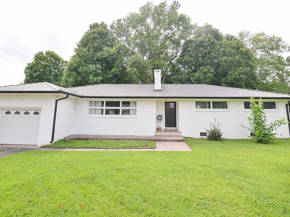 1st image of 213 Fairlane Dr