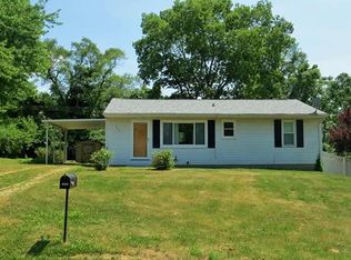 569 Brookwood Dr, East Alton, IL