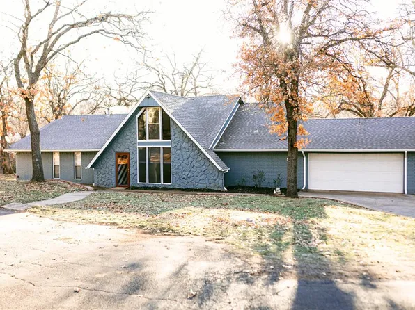 1204 Shelly Ln, Edmond, OK 73034