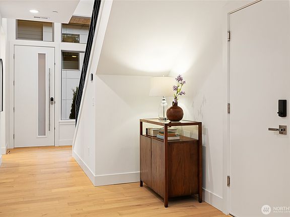 4th image of 12913 NE 78th Place