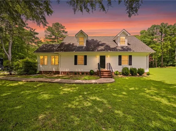 26211 Hanging Tree Rd, Courtland, VA 23837