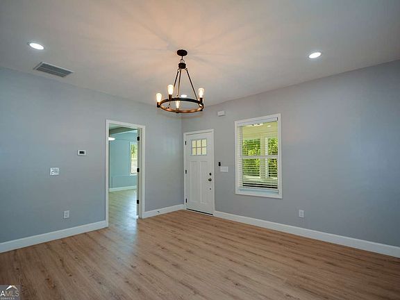 5th image of 2203 Wingate St SW