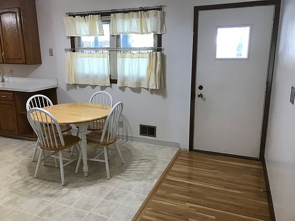4th image of 621 Sierra Dr