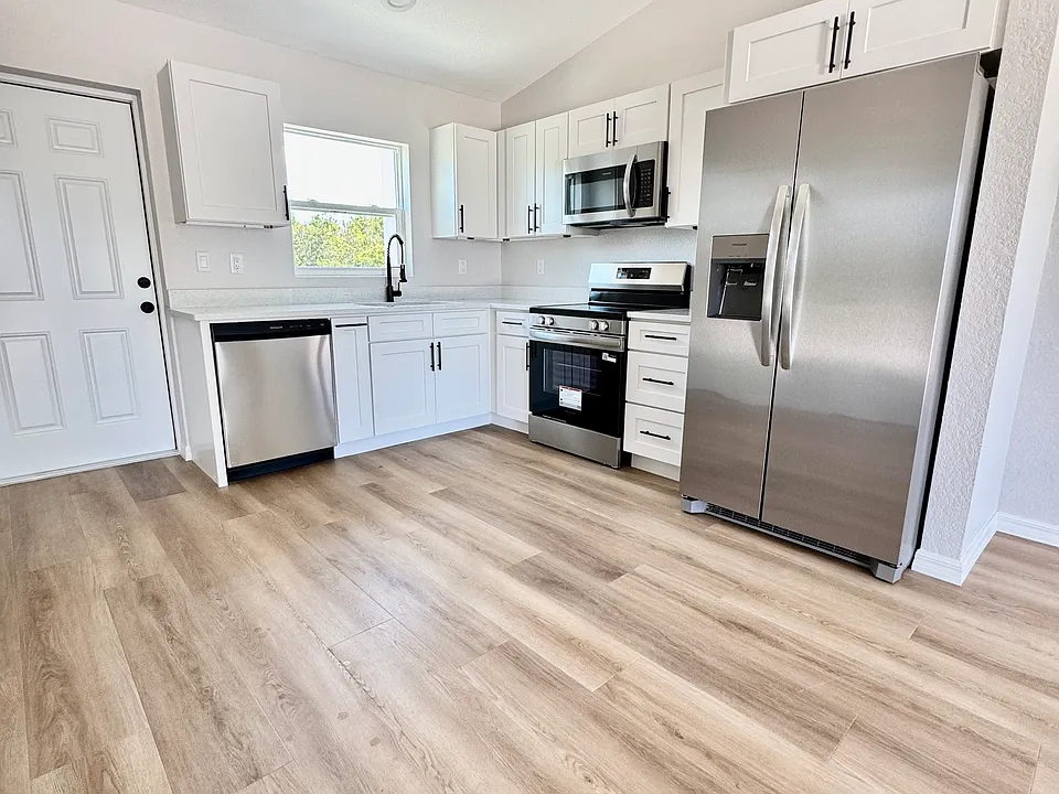 899 W Prairie St #899