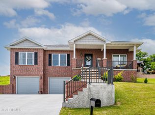 3212 Crystal Ct, Jefferson City, MO 65109