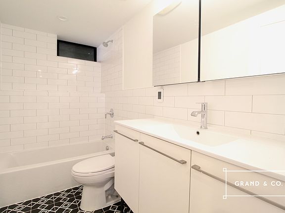 5th image of 26 Maspeth Ave #1