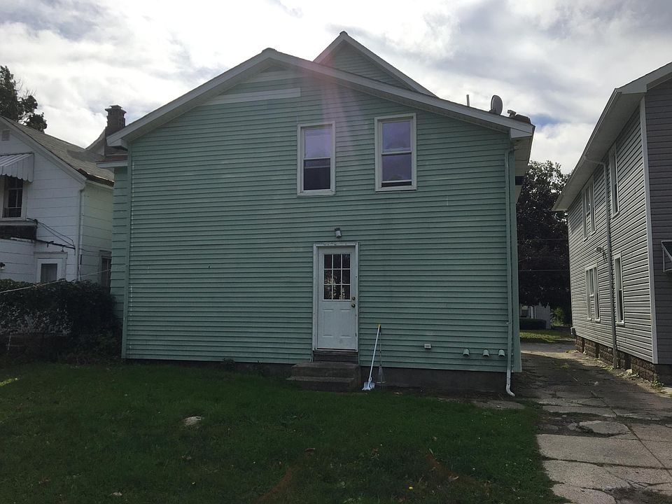 2nd image of 552 W 5th St APT 2