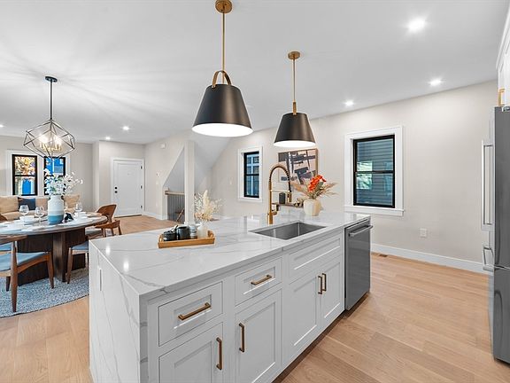 4th image of 37 Elmwood St #A